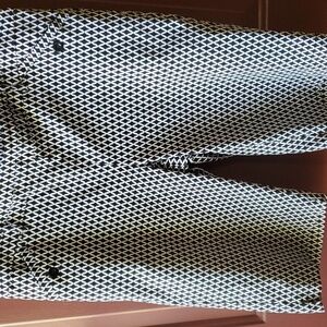 Rakucci Black and White Geometric Patterned Long Shorts 14